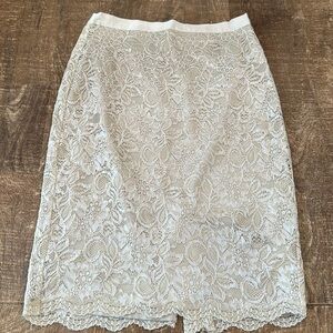 Cream lace pencil skirt size 0 New York & Company